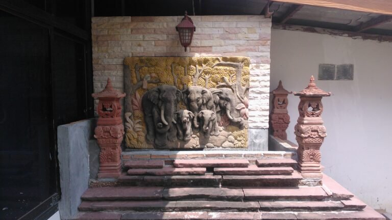Phibun Mangsahan District, Thailand — May 15, 2013 · 6:27 AM